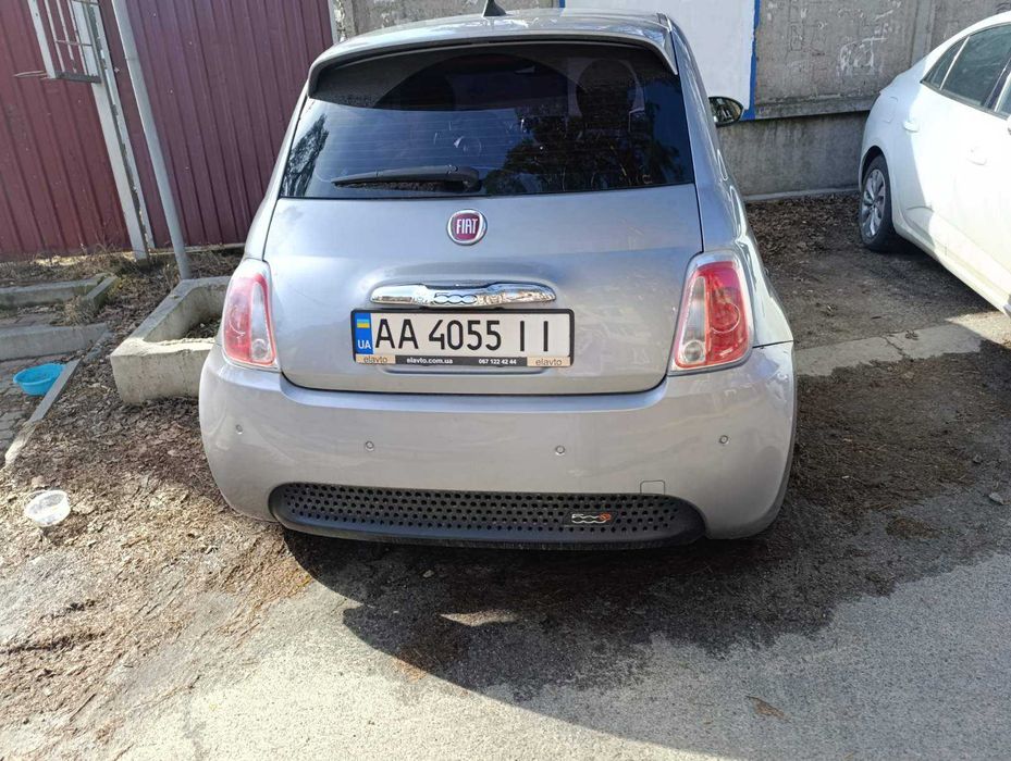 Электромобиль Fiat 500e