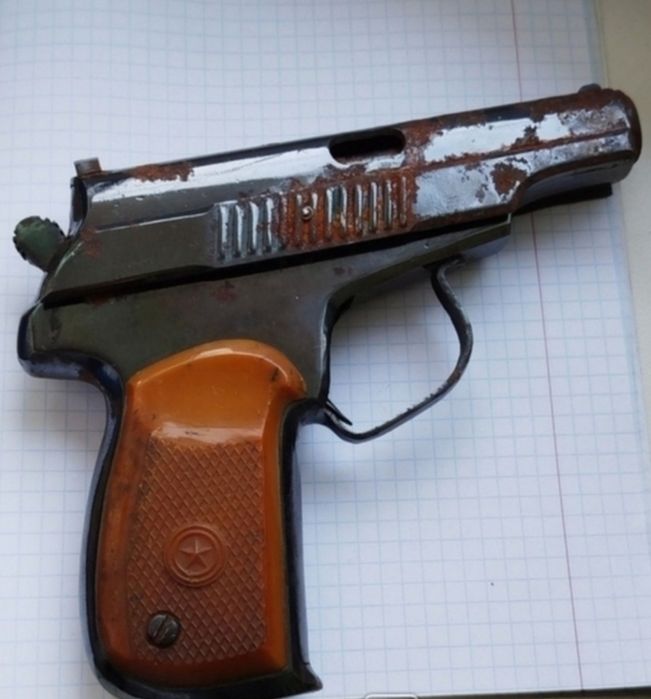 Продам игрушечный пистолет