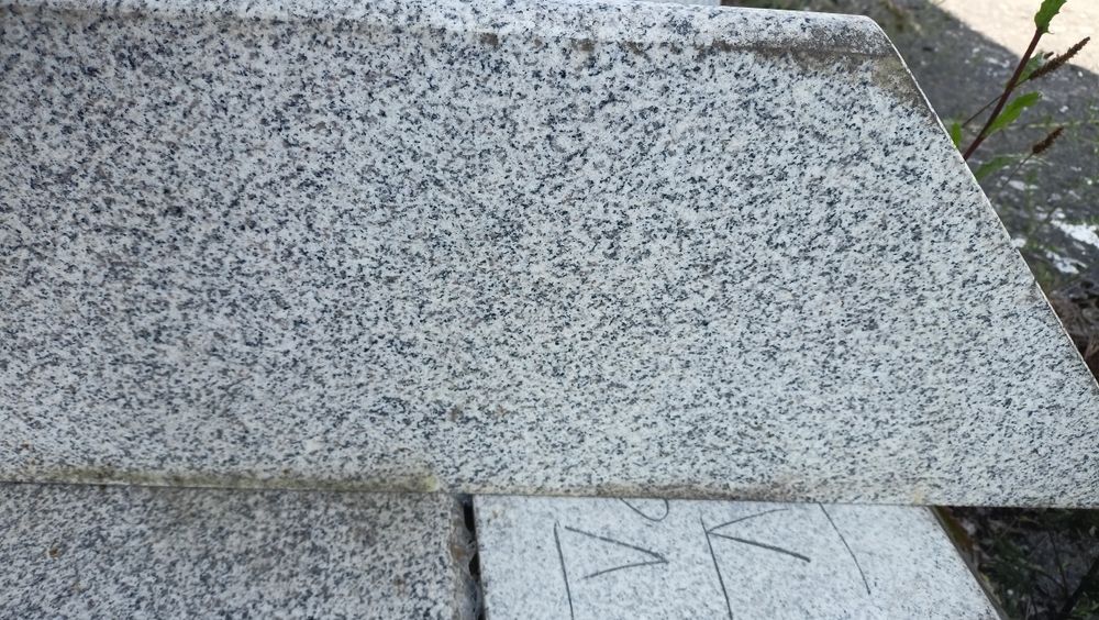 Elementy granitowe obrzeża stopnie schody chodnik