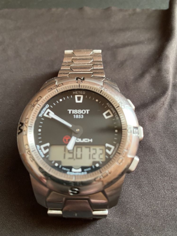 Часы Tissot t touch