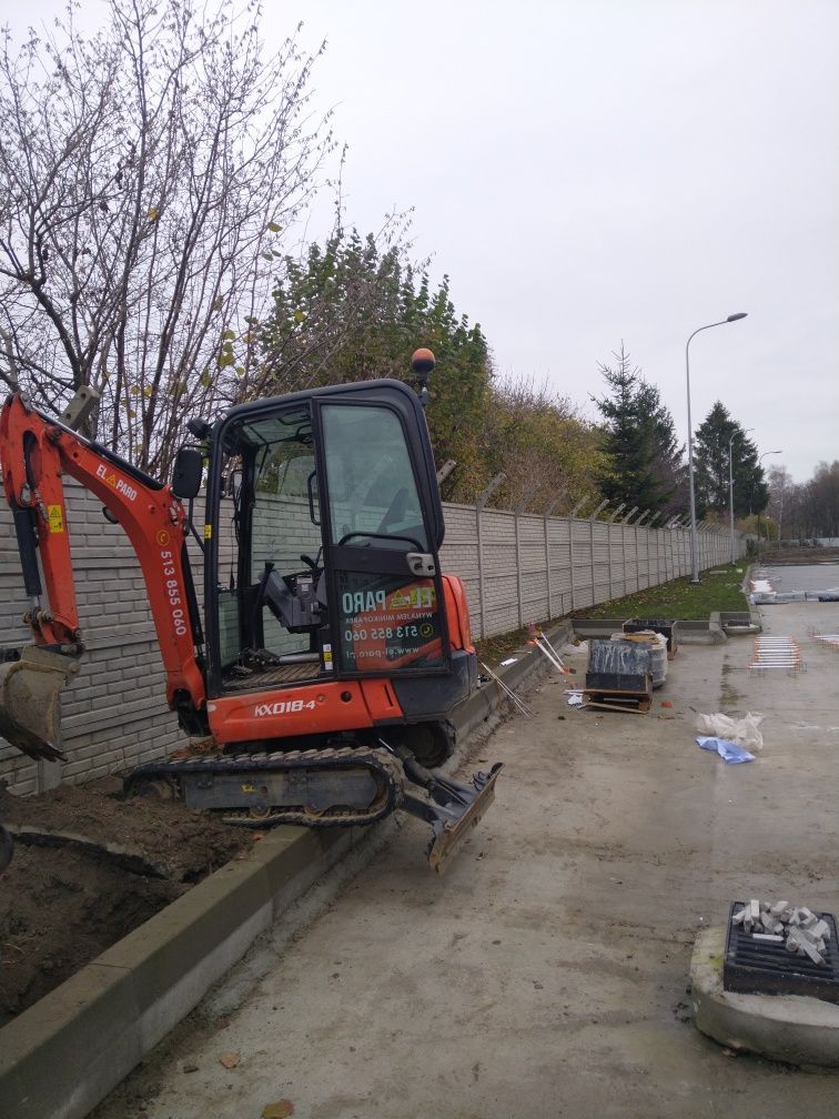 Wynajem minikoarki Kubota kx18-4 wraz z 3 łyżkami . Transport