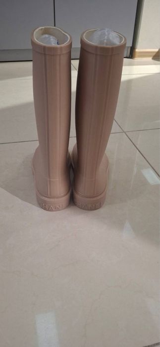 Продаю резиновые сапоги