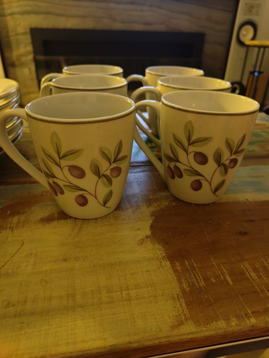 Kubki 6 szt stan bardzo dobry