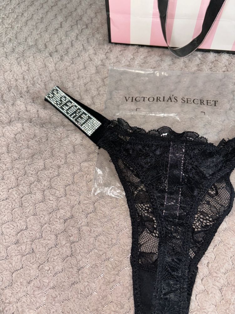 Majtki Victoria’s Secret z kryształkami