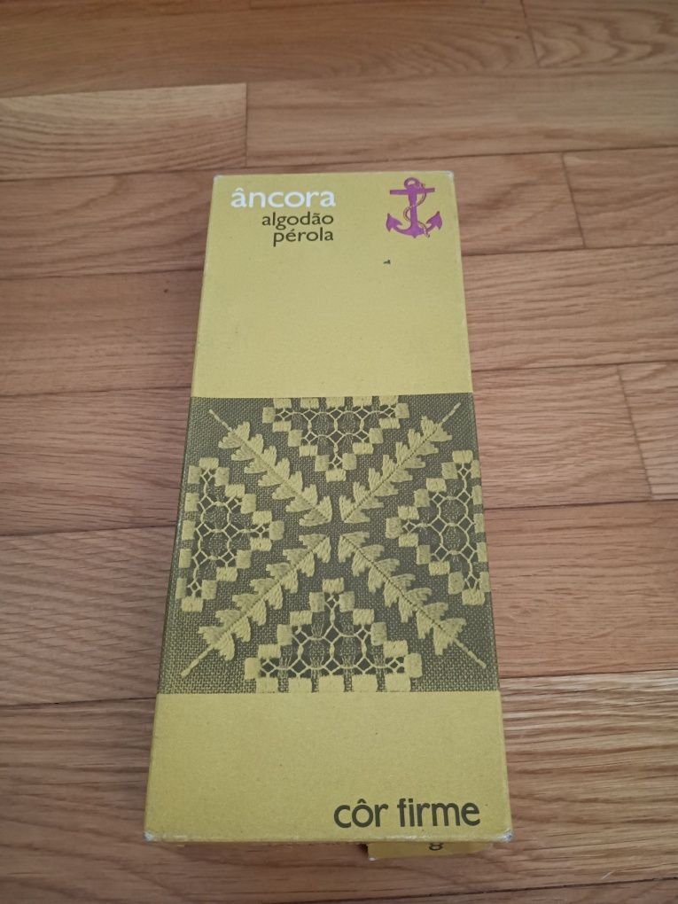 Cx 10 novelos de linha crochê n. 8 de 10g