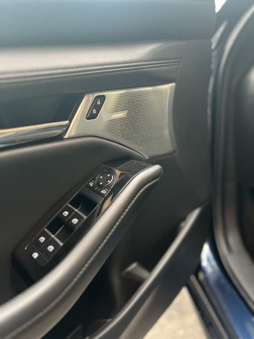 Мазда 3 Mazda 3 21 рік