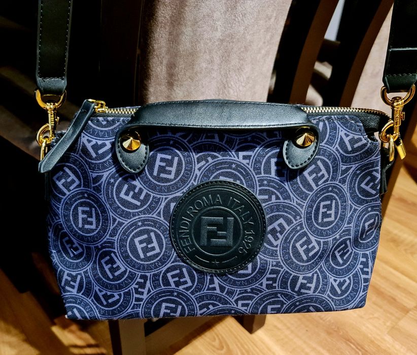 Torebka Fendi do ręki na ramię materiałowa  monogram granatowa jeans
