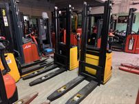 Paleciak elektryczny Komatsu 1200 kg 300 cm wózek sztaplarka