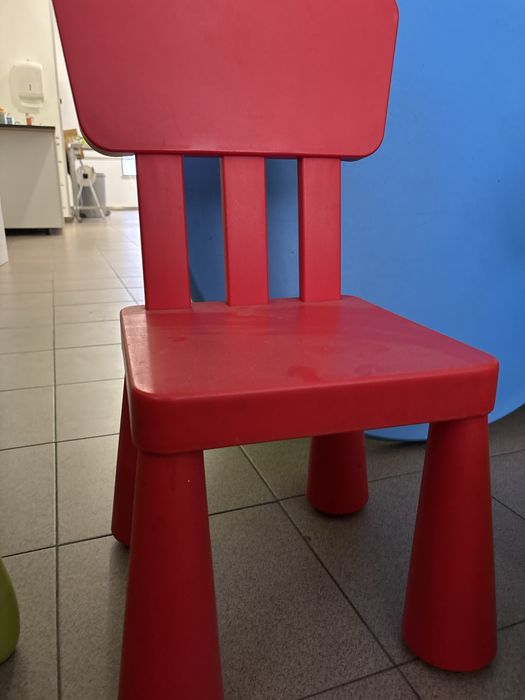 Mesa Ikea Mammut + 1 cadeira + 2 Bancos