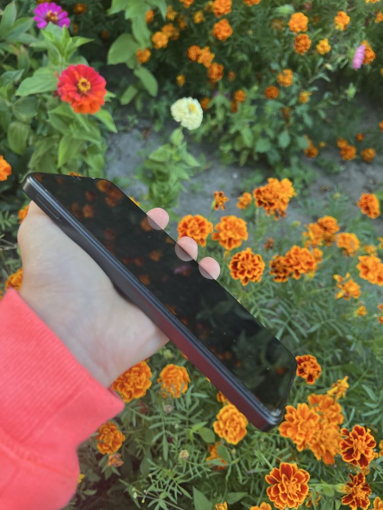 Телефон POCO c65