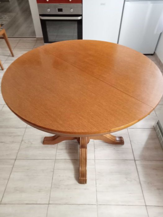 Sprzedam stolik i krzesła