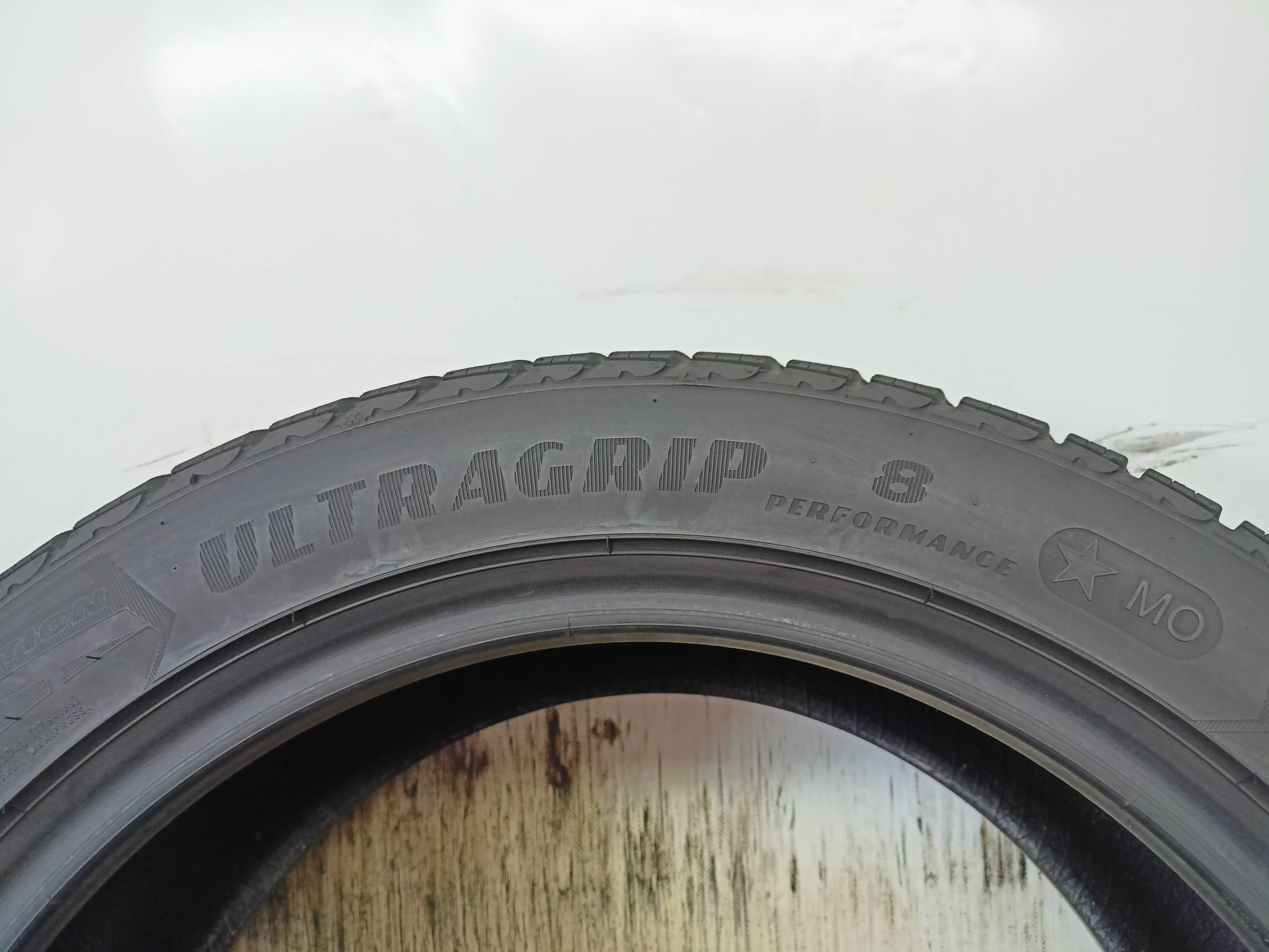 Goodyear UltraGrip 8 245/45/18 2021r. 100V 2x7,6mm (3230)