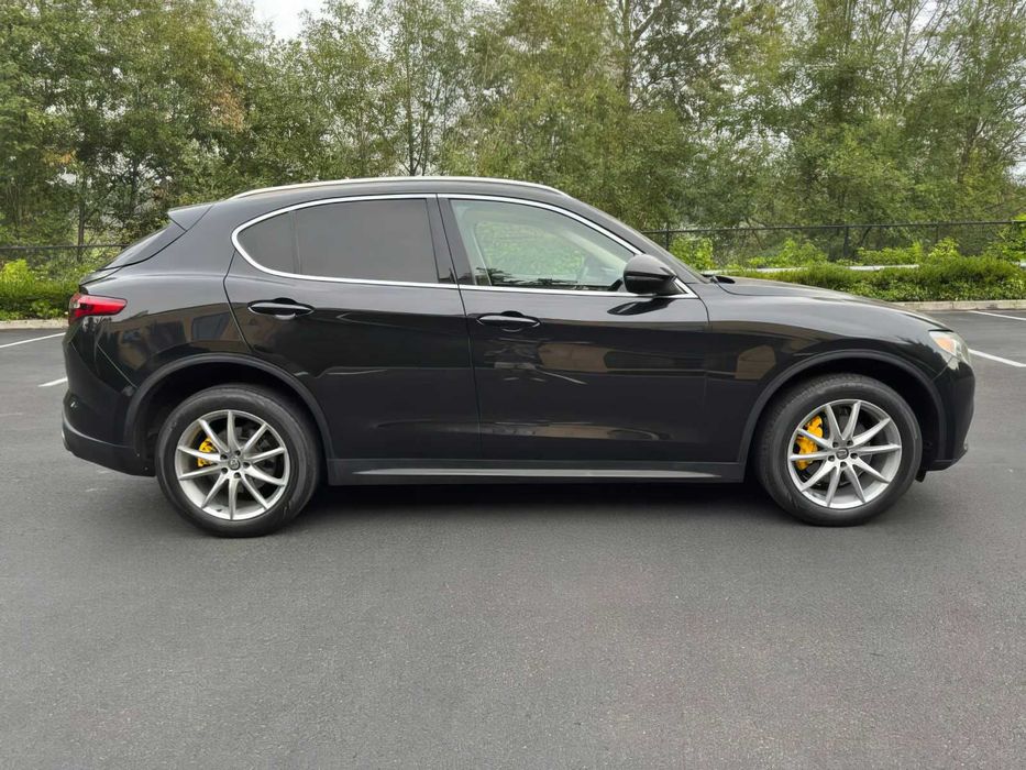 Alfa Romeo Stelvio      2018