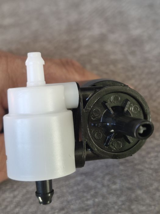 Насос склоомивача VW ID4, ID.6 "моторчик омивача" код 1KD 955 651