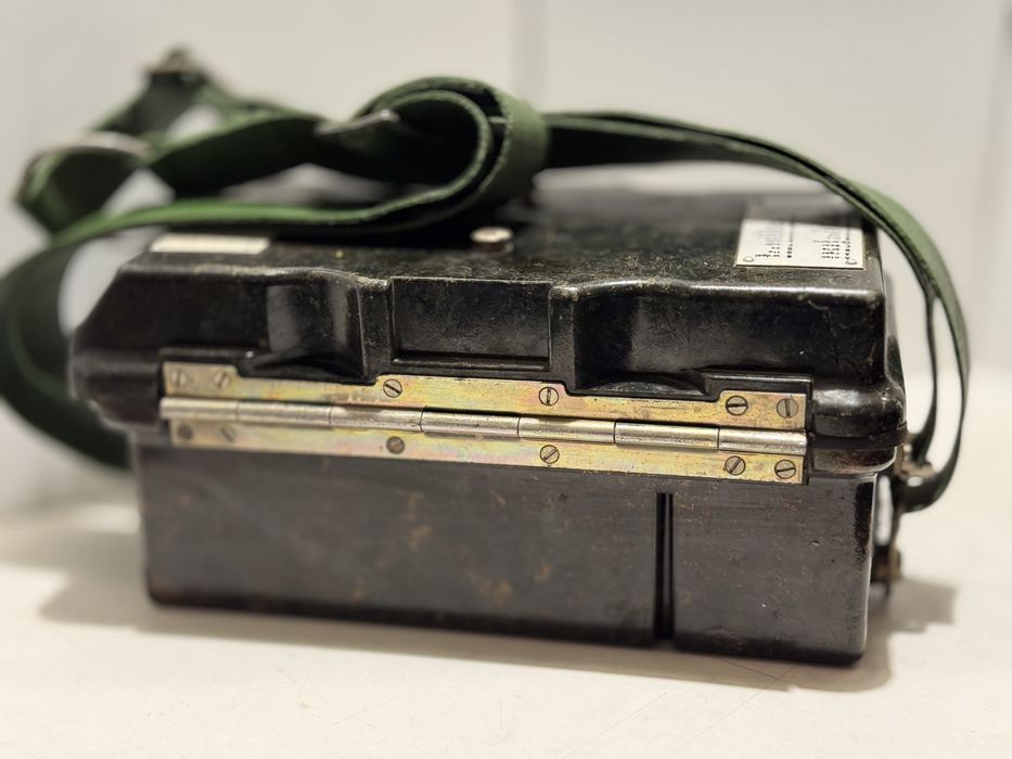 Полевой телефон RFT FF-63 (ГДР). Оригинал, бакелит, кривошип, ремень