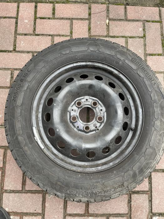 Opony zimowe wraz z felgami Continental 205/65 R16C
