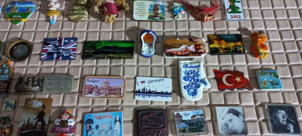 Колекція магнітів на холодильник з різних країн,  ціна за всі 700 грн