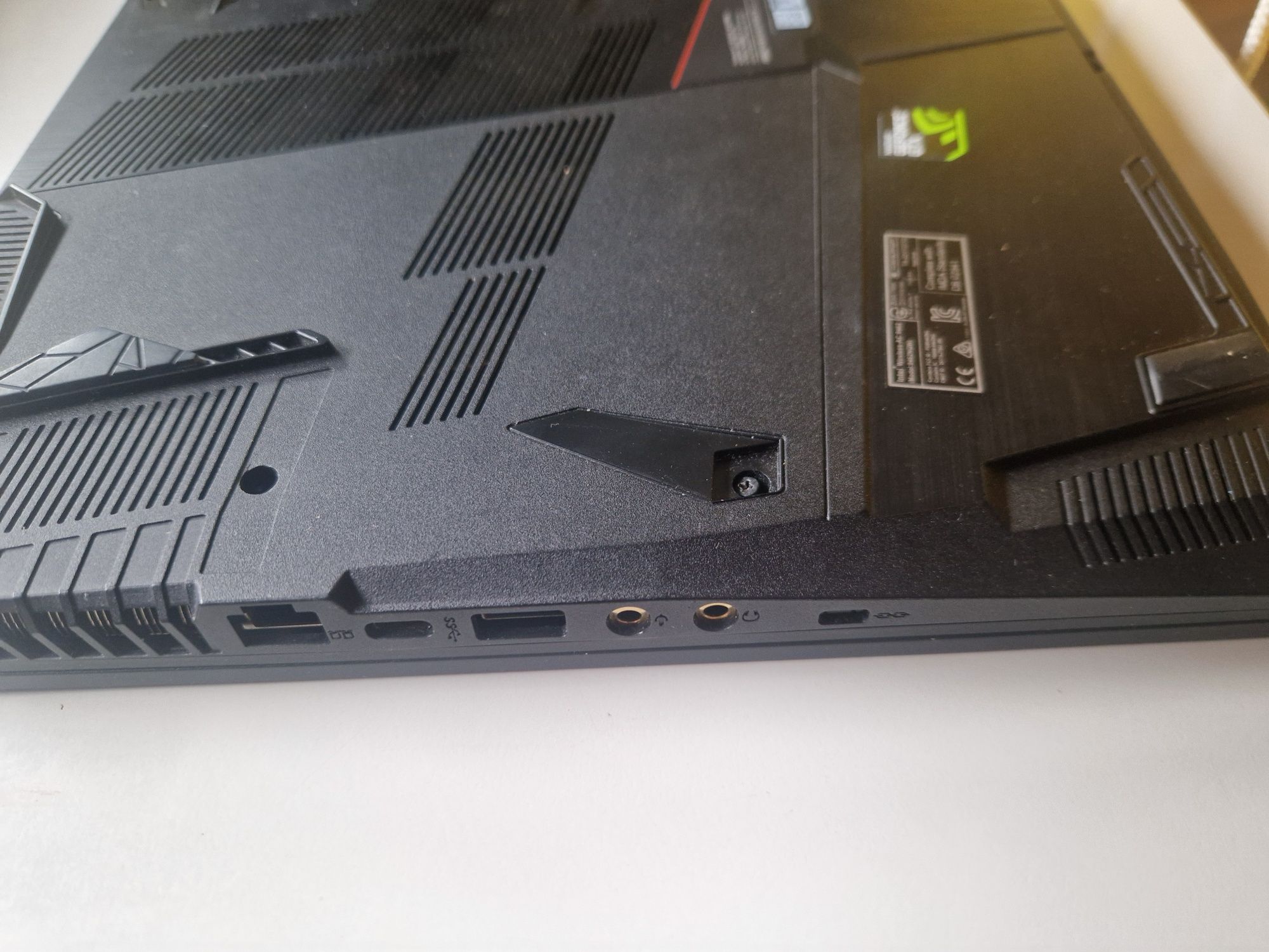 Msi gf75 thin 8 rd під віндовлення на запчастини
