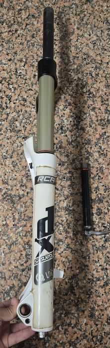 Suspensão SR Suntour Dulolux RCA 180mm