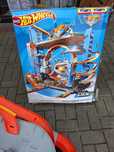 Hot wheels ulitmate garage