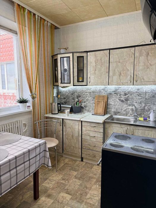 Сдам 3 комн. квартиру ул. Амосова, д.56