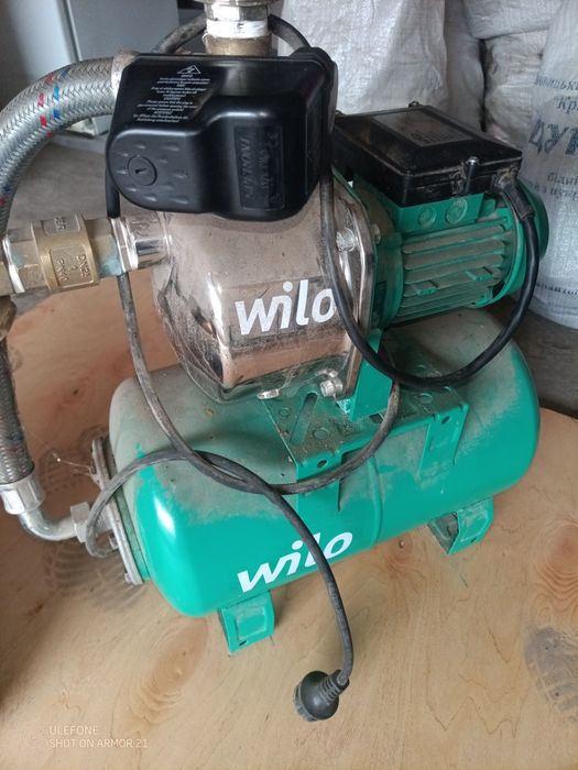 Насосная станция с гидро аккумулятором.