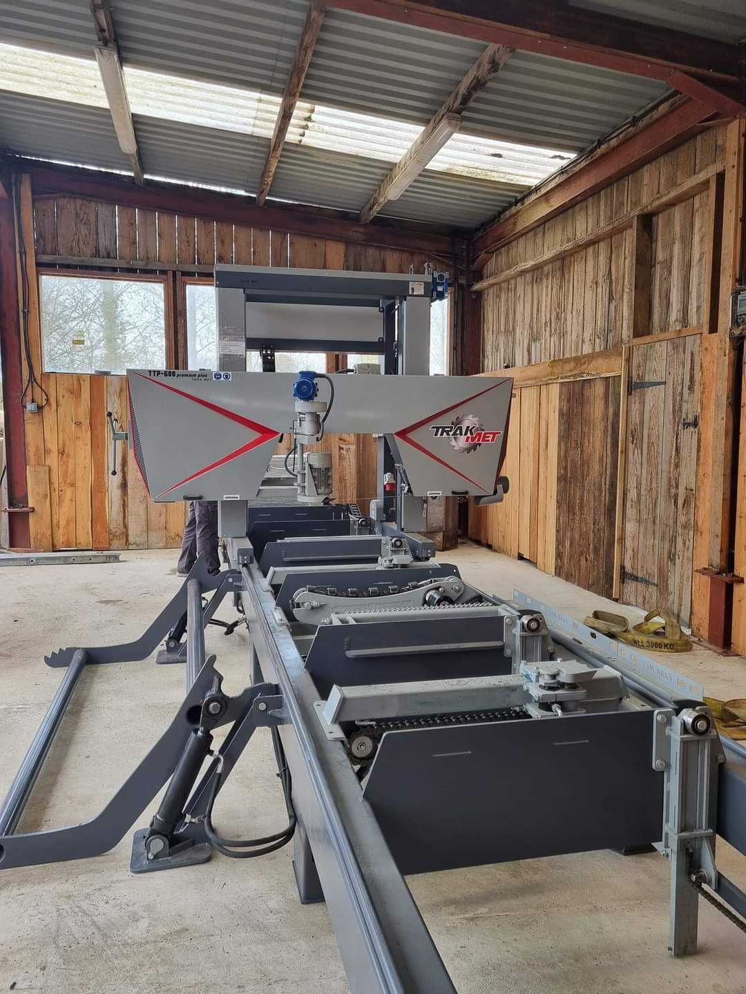 trak taśmowy przemysłowy piła tnąca 50mm koła 720 mm  TRAK MET CE