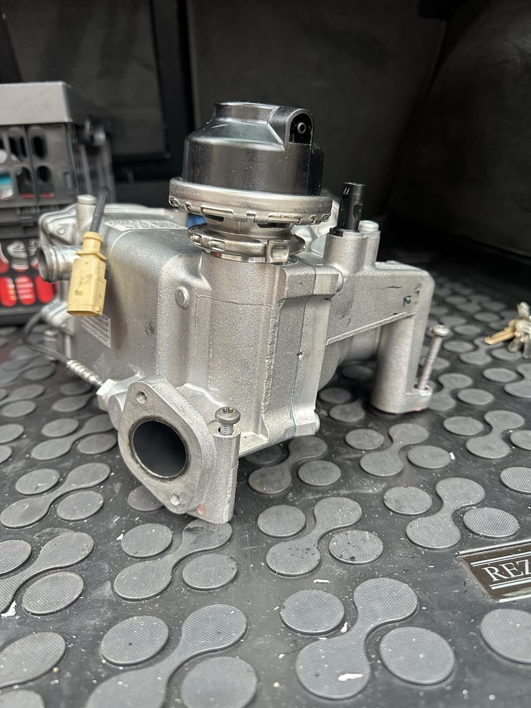 Chłodnica spalin EGR kompletna Audi A8 D4 3.0tdi