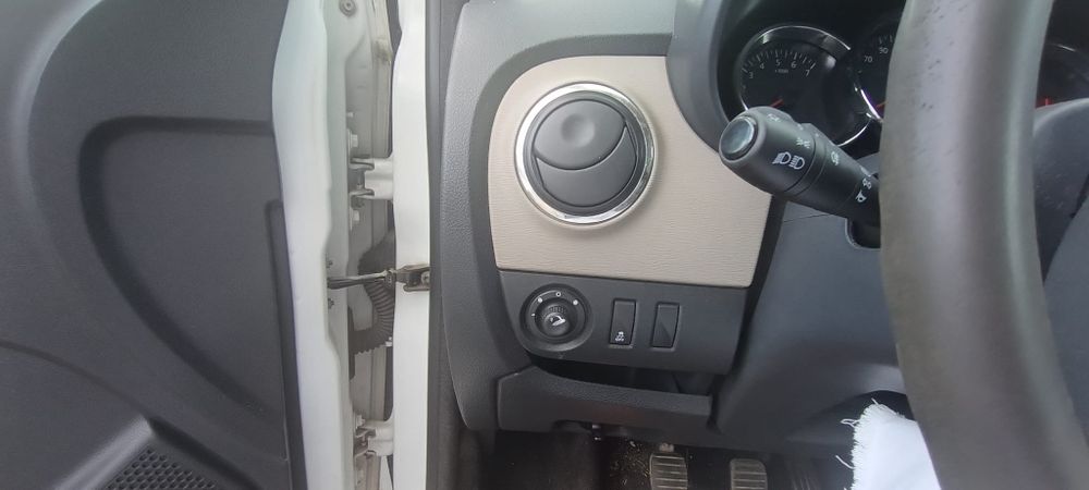 Dacia Dokker po szkodzie parkingowej