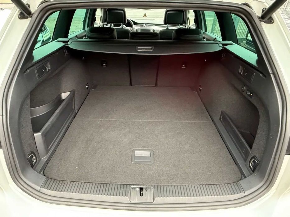 Volkswagen Passat R-line 4Motion Pano      2016