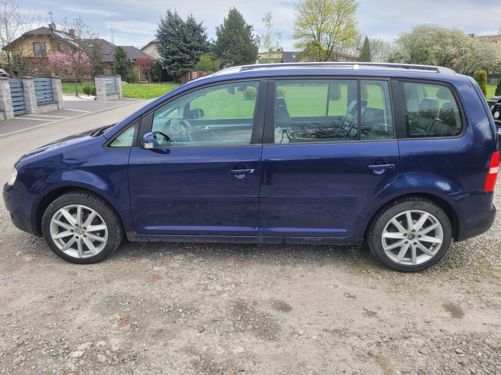 VW Touran 2,0D DSG HAK 7-Osobowy