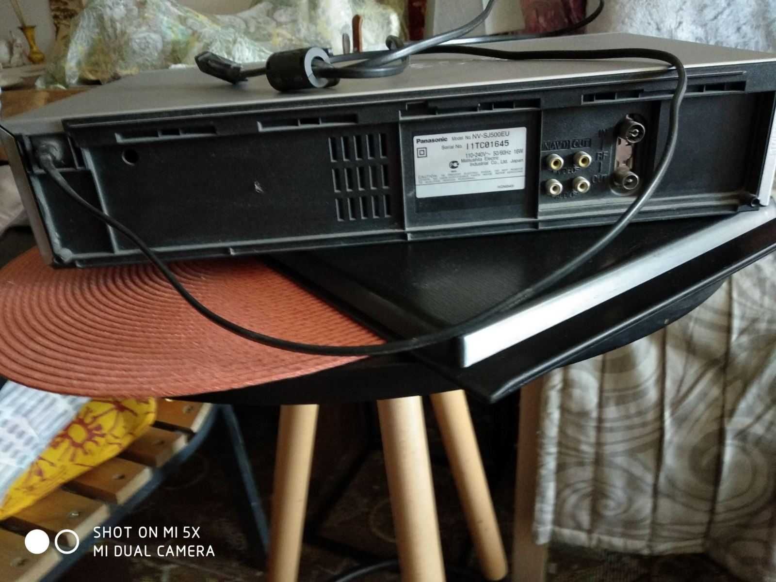 Відеомагнітофон PANASONIC NV-SJ500