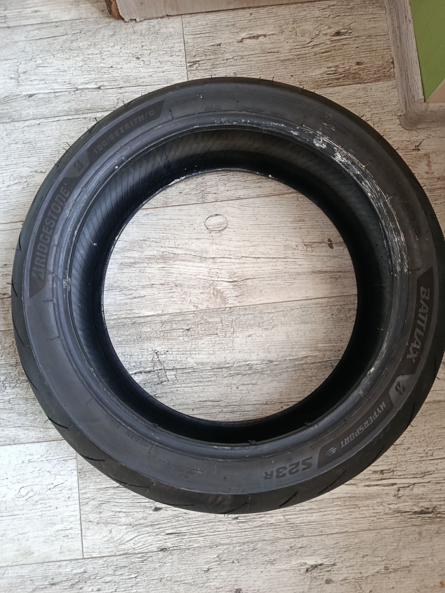 Sprzedam oponę Bridgestone batlax s23