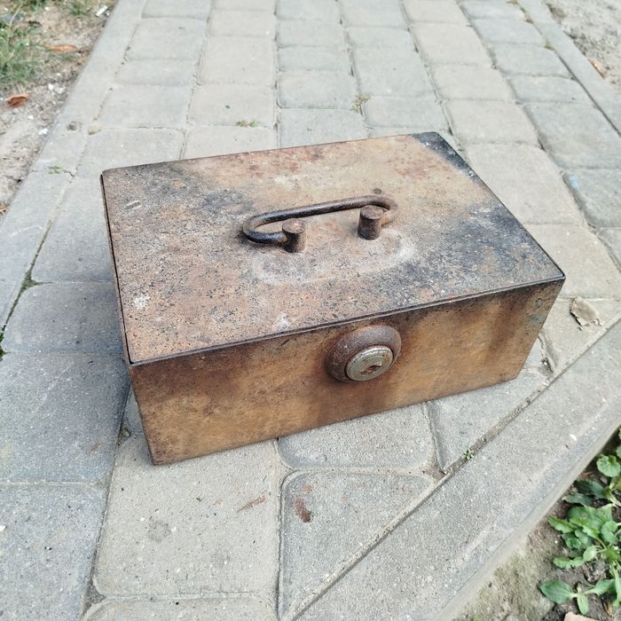 sejf skrytka stalowa kaseta