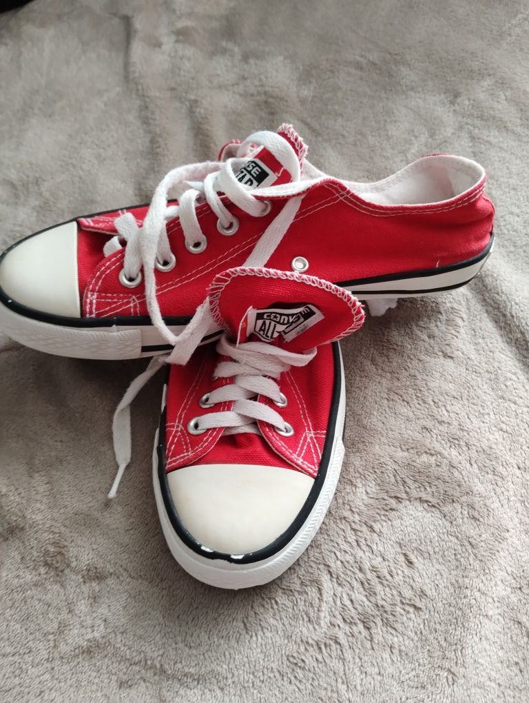 Trampki Converse czerwone