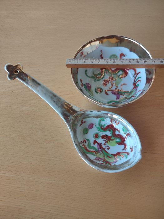 Conjunto de peças em porcelana chinesa.