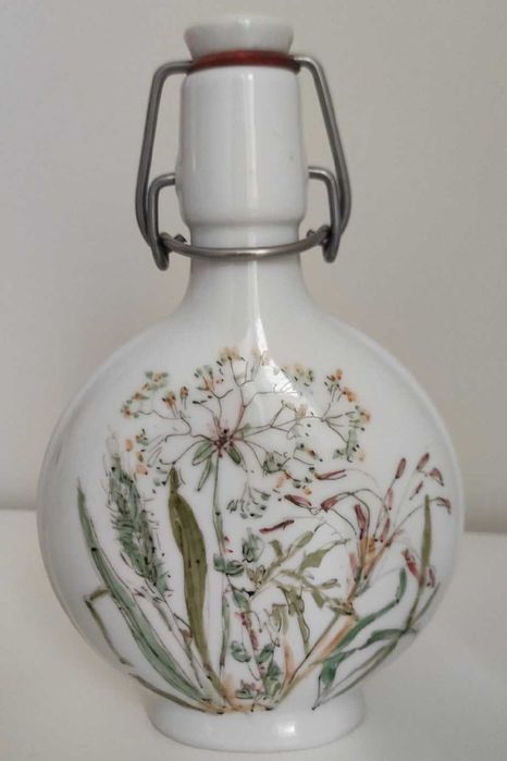 Fürstenberg, porcelanowa piersiówka z kieliszkami