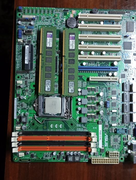 Материнська плата ASUS P8B-C/4L
