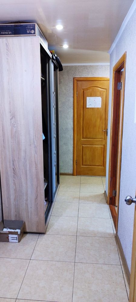 Продаётся 2 ком. кв . ул. Автозаводская на Песках!