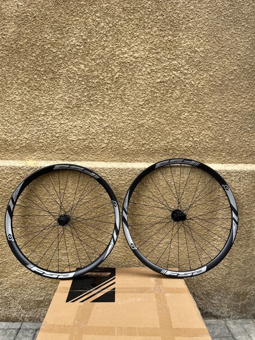 Nowe karbonowe koła FSA E-MTB i29 mullet XD – fabrycznie zapakowane