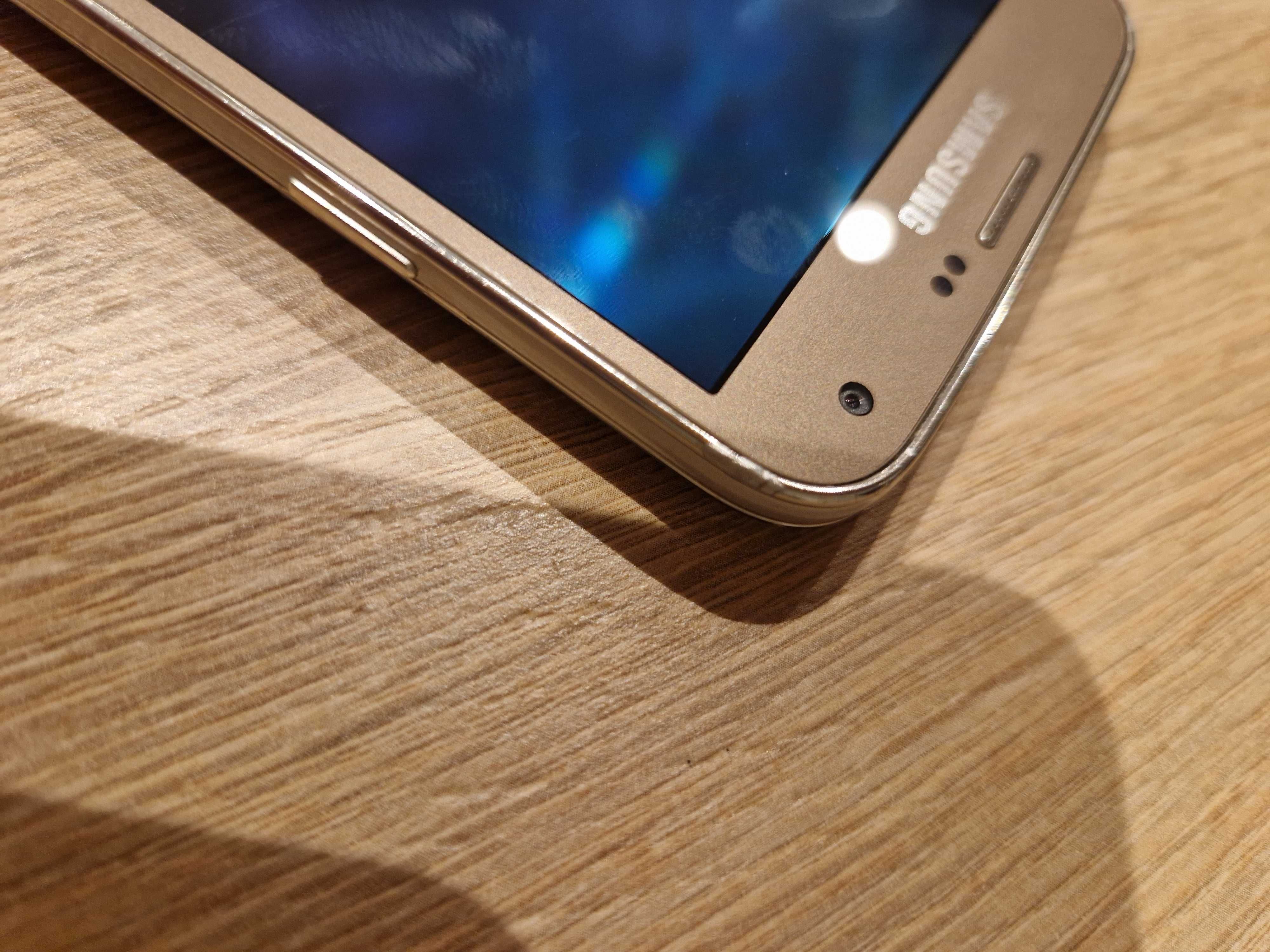 Samsung S5 Neo 16GB Złoty