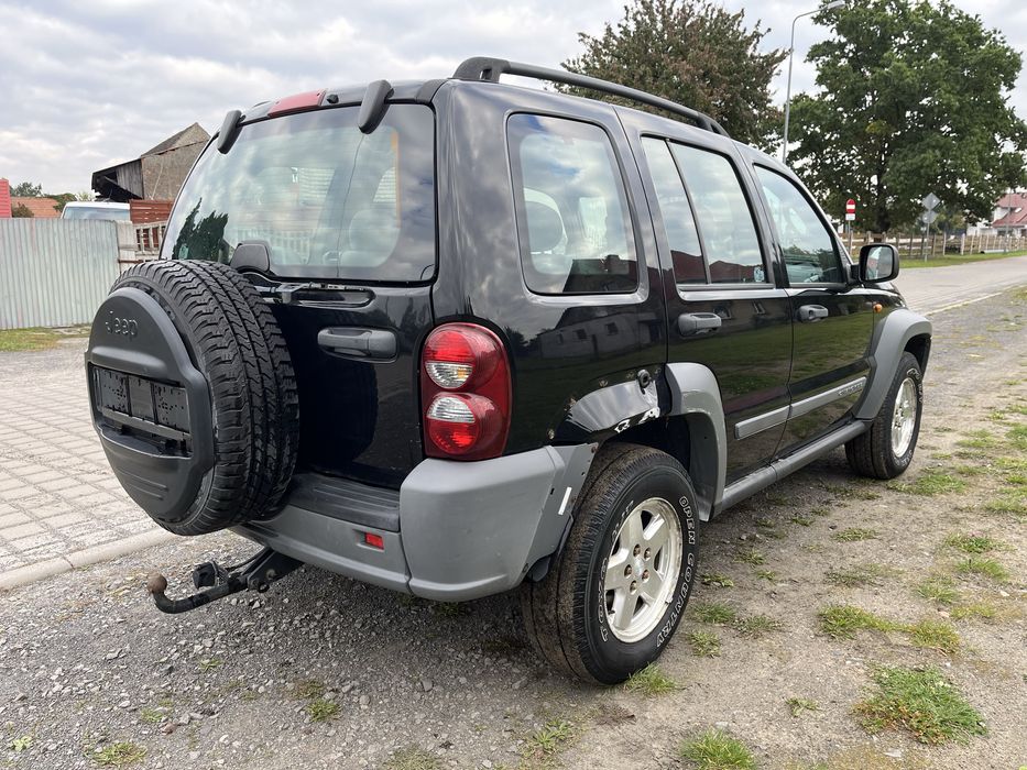 Jeep Cherokee KJ 2.4 ben 05r 140tys km