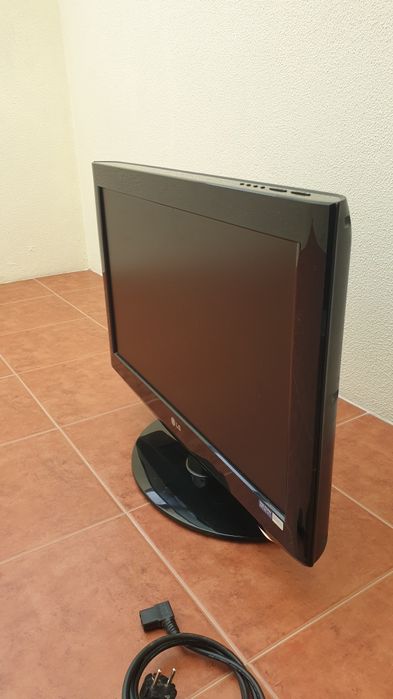 Televisão marca LG 26LD320