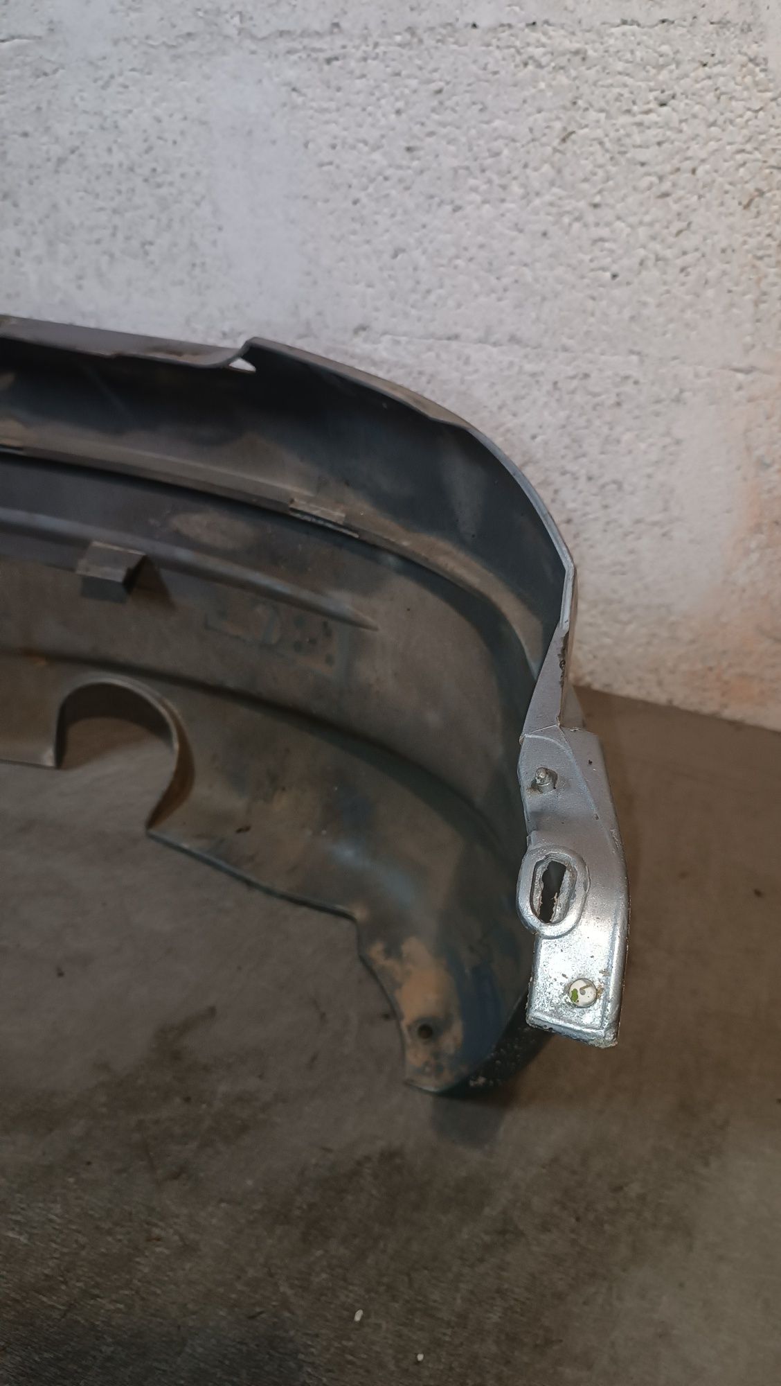 Vendo parachoque de trás Peugeot 206 ano 1998/2002