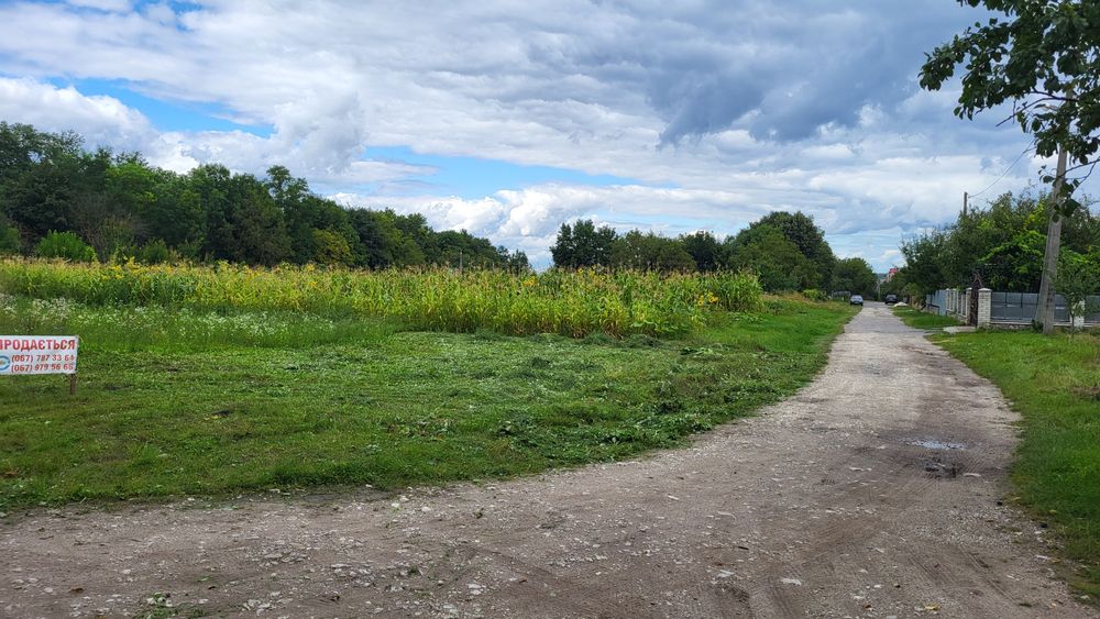 Продається ділянка під житлову забудову