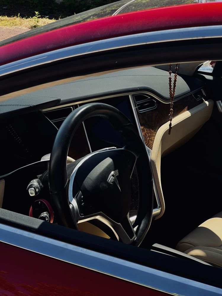 Tesla model s  2017
