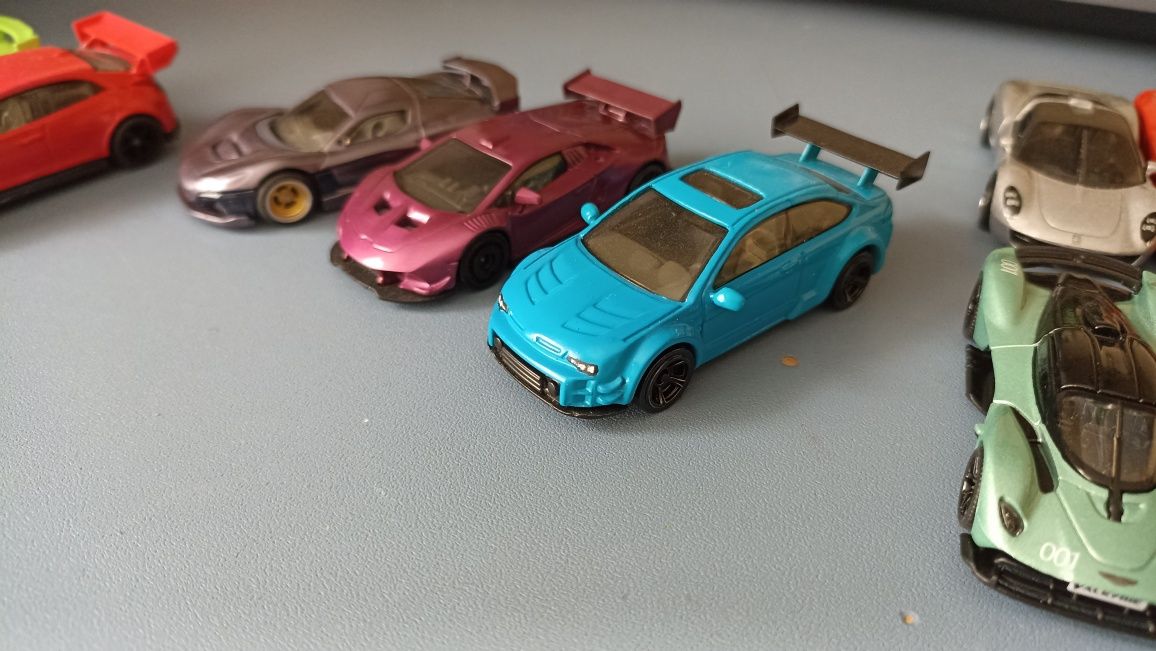 Машинки моделі hot wheels, matchbox,m2 та інші.