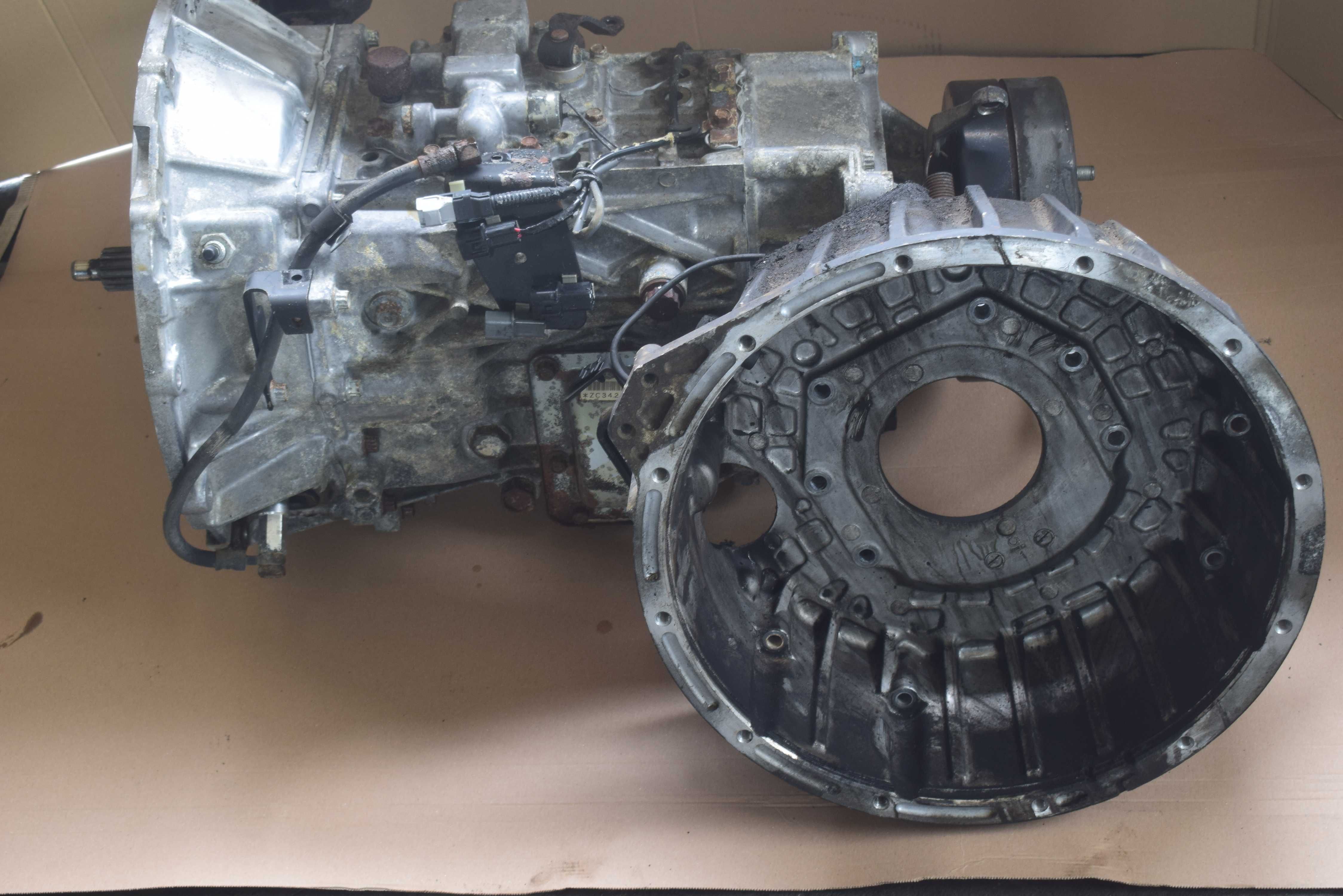 skrzynia biegów Mitsubishi Canter Fuso 3.0 TD 6C14 6 BIEG .ME528081