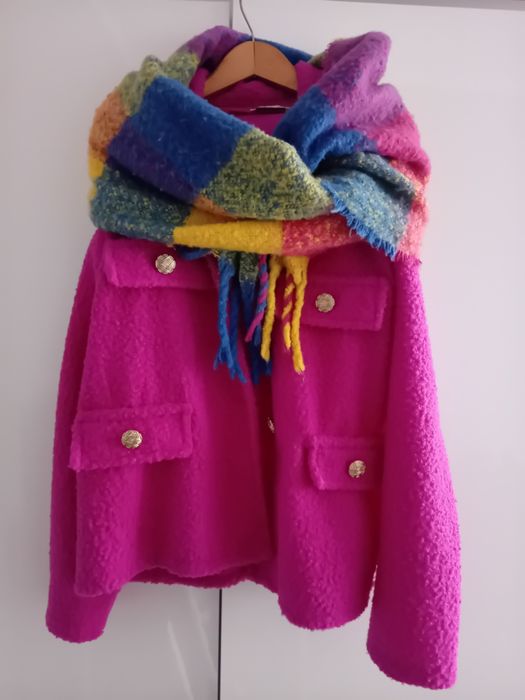 Kurtka fuksja z szalem