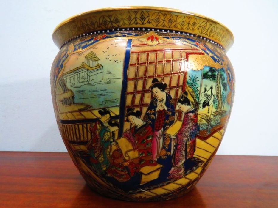 Vaso em cerâmica chinesa.